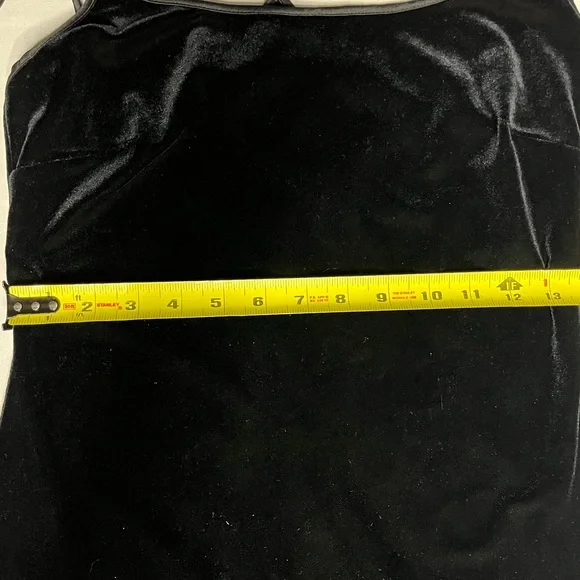 Anne Taylor Classic Little Velvet Cross Spaghetti Strap
Little Black Dress (LBD) - Picture 8 of 16